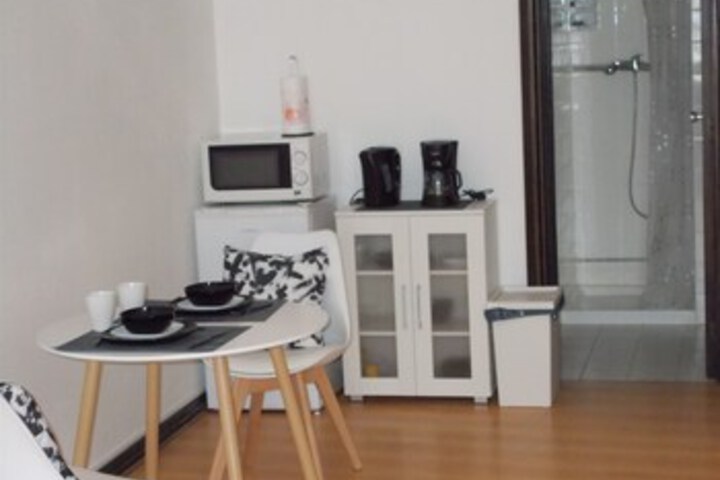 Room 9 of 32