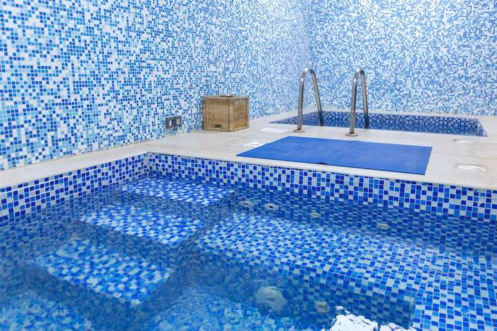 Pool 25 of 164