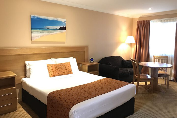 Room 33 of 62