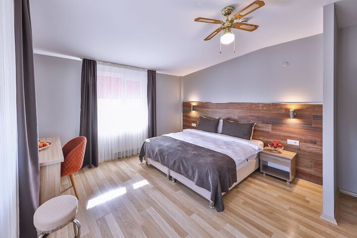 Room 14 of 125