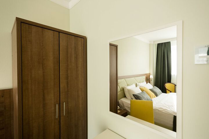 Room 22 of 63