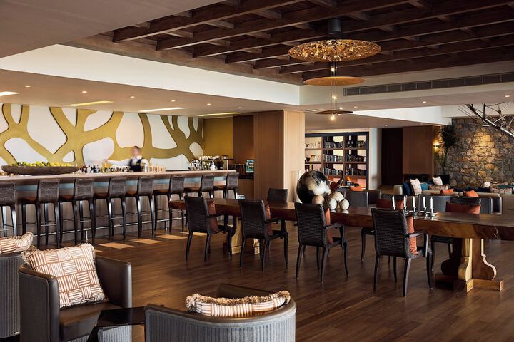 Lounge 173 of 253