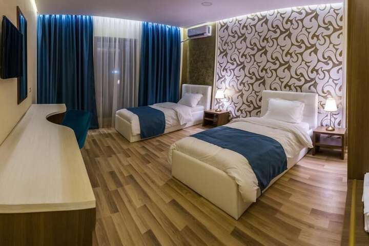 Room 10 of 67