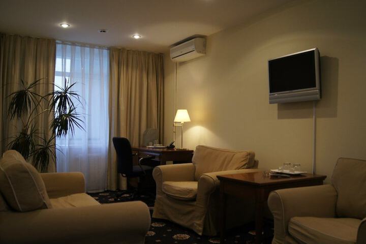 Room 3 of 24