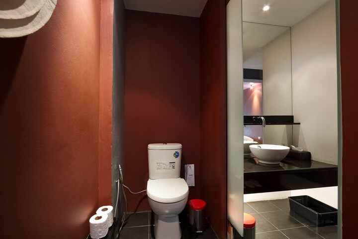 Room 16 of 45