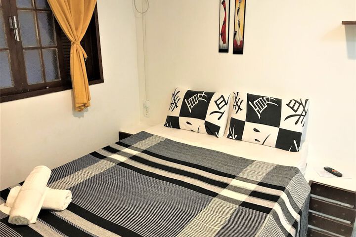 Room 25 of 102