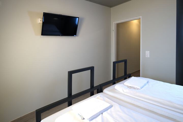Room 37 of 85