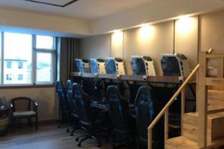 Room 9 of 9