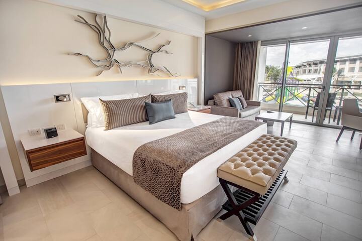 Room 42 of 170