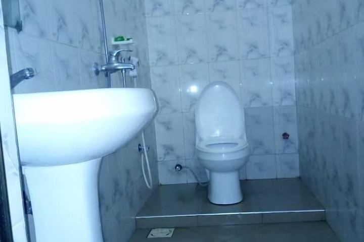 Room 8 of 8