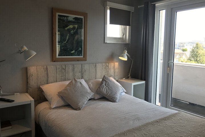 Room 5 of 90
