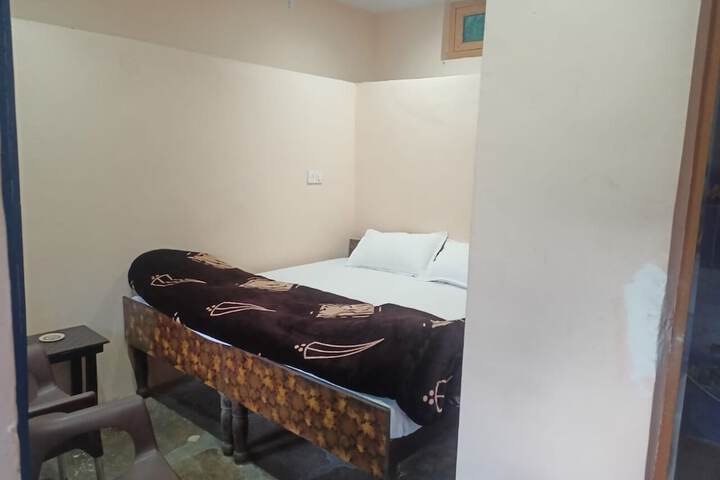 Room 7 of 14