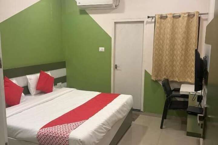 Room 7 of 13