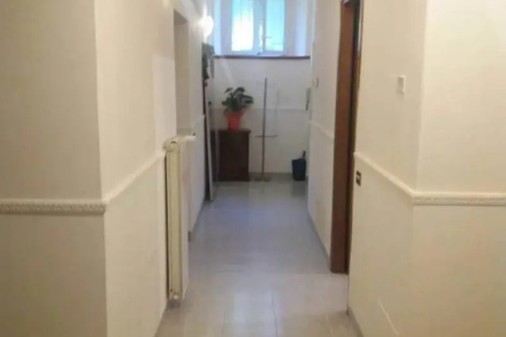 Room 2 of 9