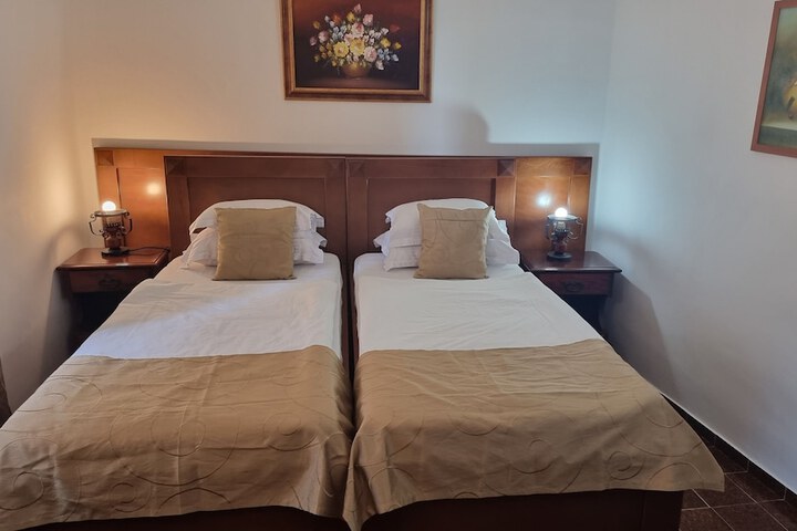 Room 22 of 263