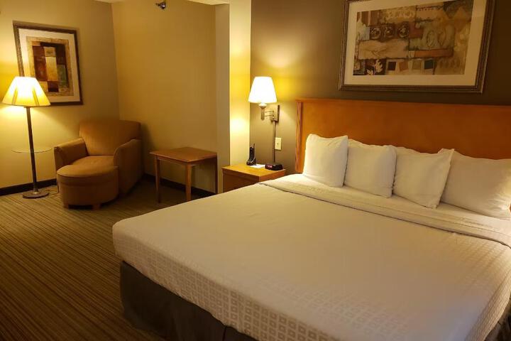1 King Bed (1 of 41)