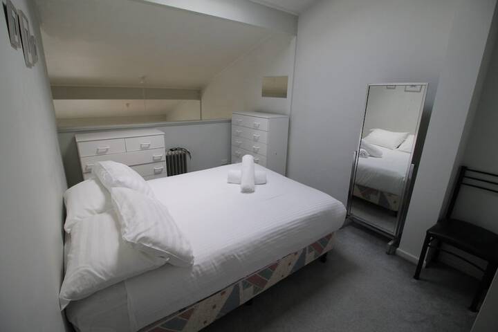 Room 3 of 12