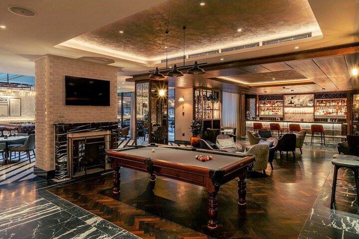 Lounge 115 of 132