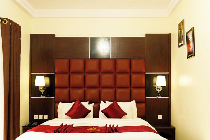Room 6 of 35