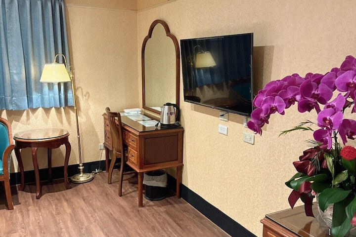 Room 13 of 46
