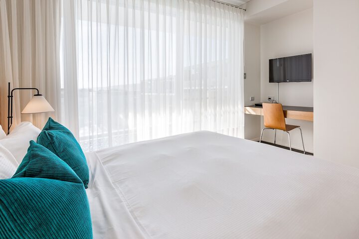 Room 14 of 110