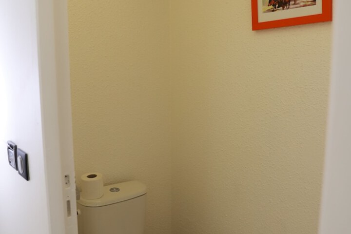 Room 69 of 97