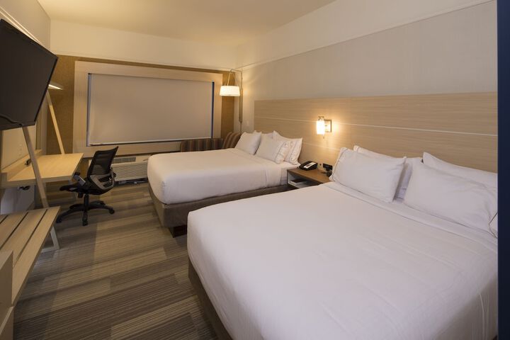 Room 2 of 34