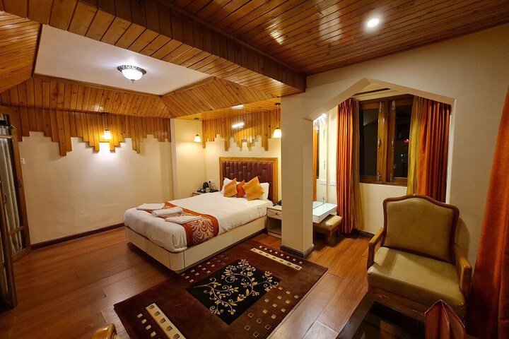 Room 12 of 42