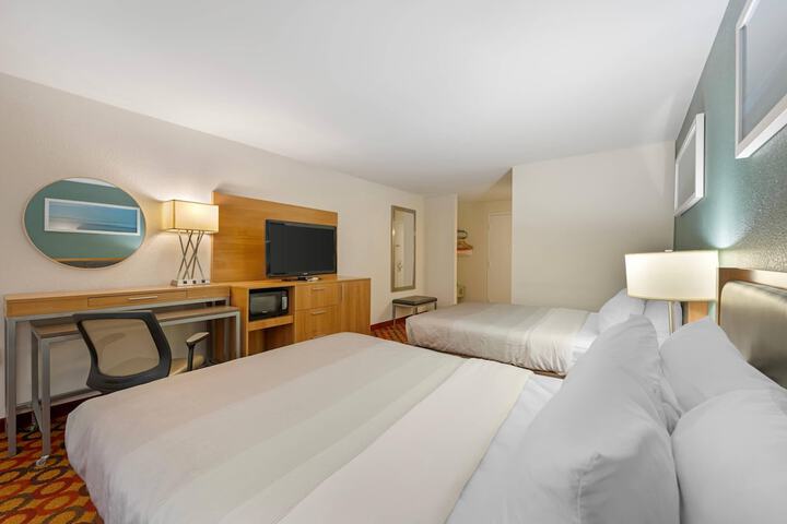 Room 32 of 42