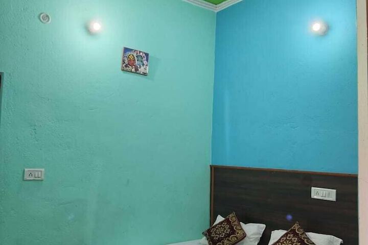 Room 4 of 39