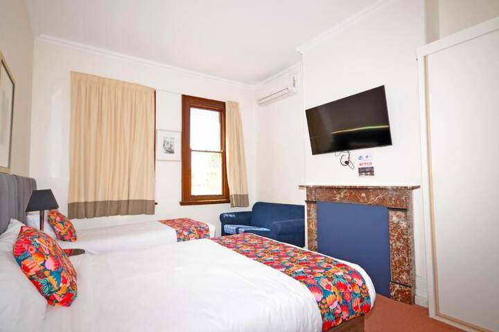 Room 13 of 35