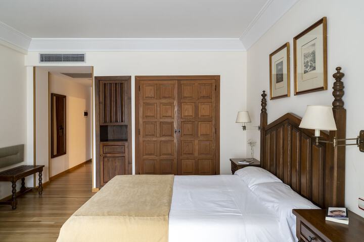 Room 3 of 35