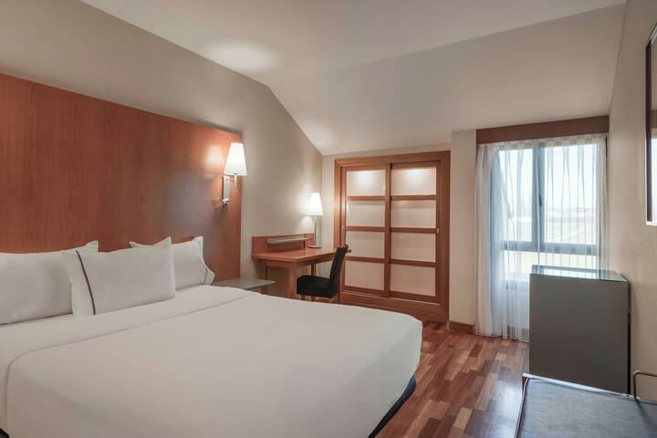 Room 16 of 39