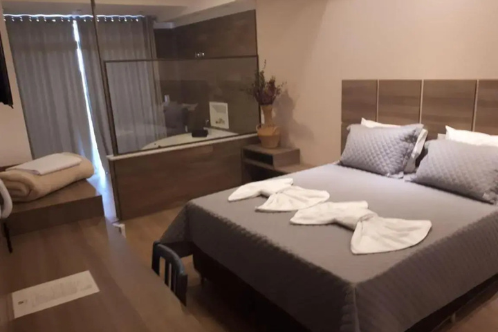 Room 5 of 14
