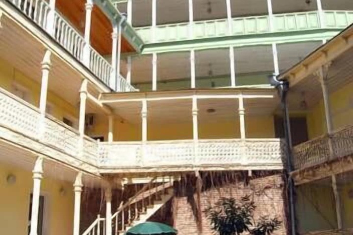 Hotel Exterior 38 of 51