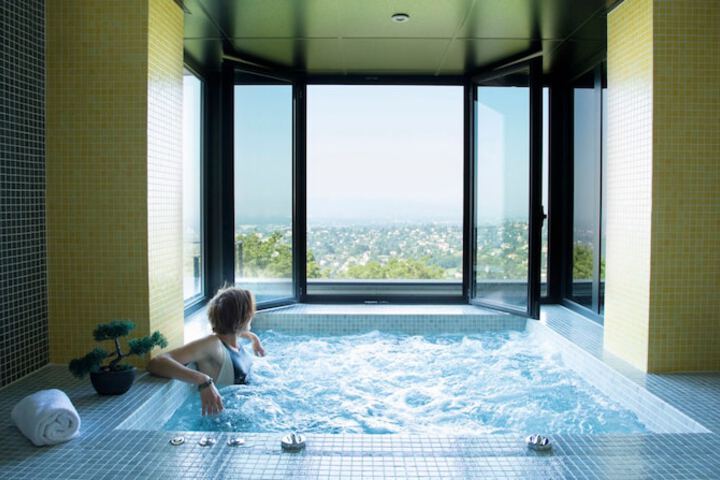 Pools & Facilities