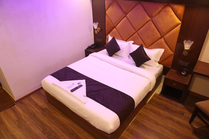 Room 4 of 17