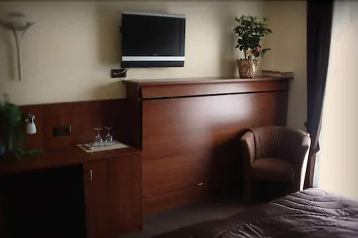Room 7 of 41