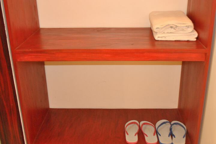Room 16 of 33