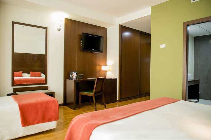 Room 12 of 75