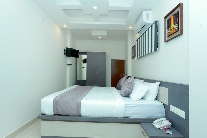 Room 9 of 17