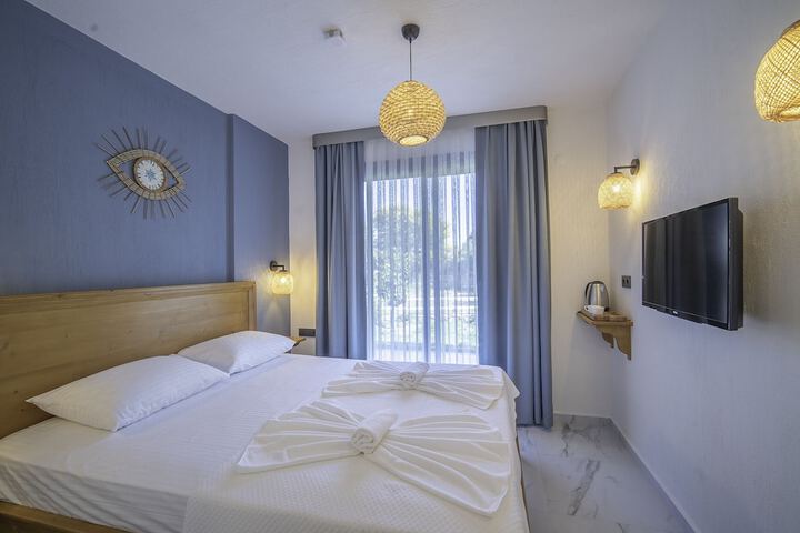 Room 15 of 28