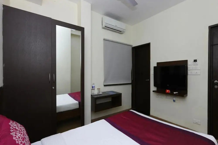 Room 5 of 14