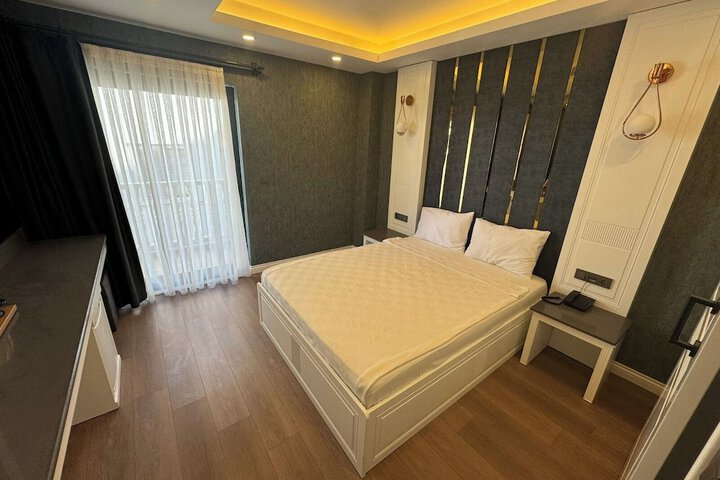 Room 2 of 36