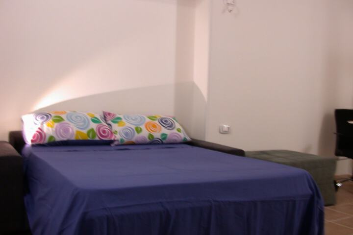 Room 6 of 34