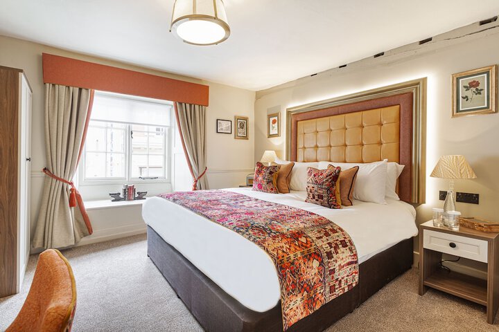 Room 15 of 38