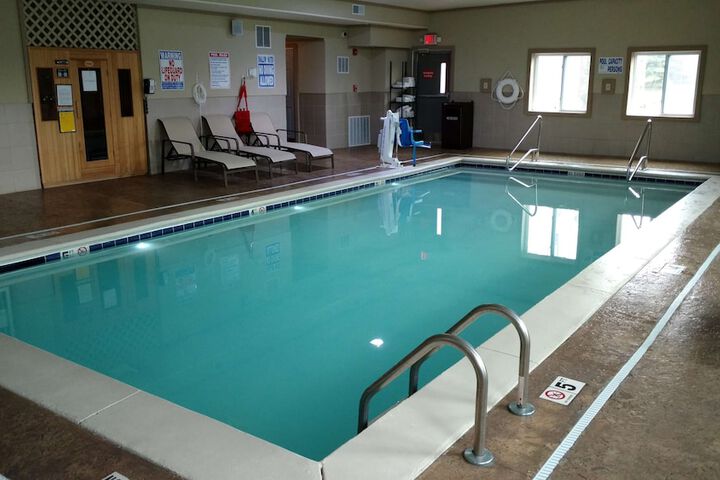Pool 28 of 40