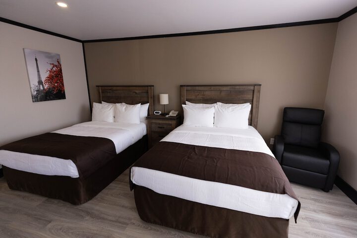 Room 18 of 165