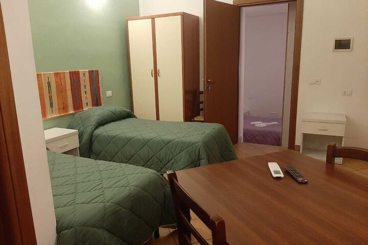 Room 21 of 48