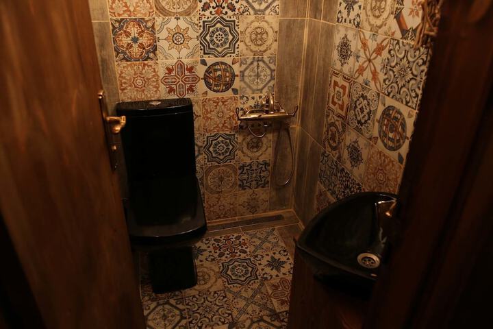 Room 12 of 17